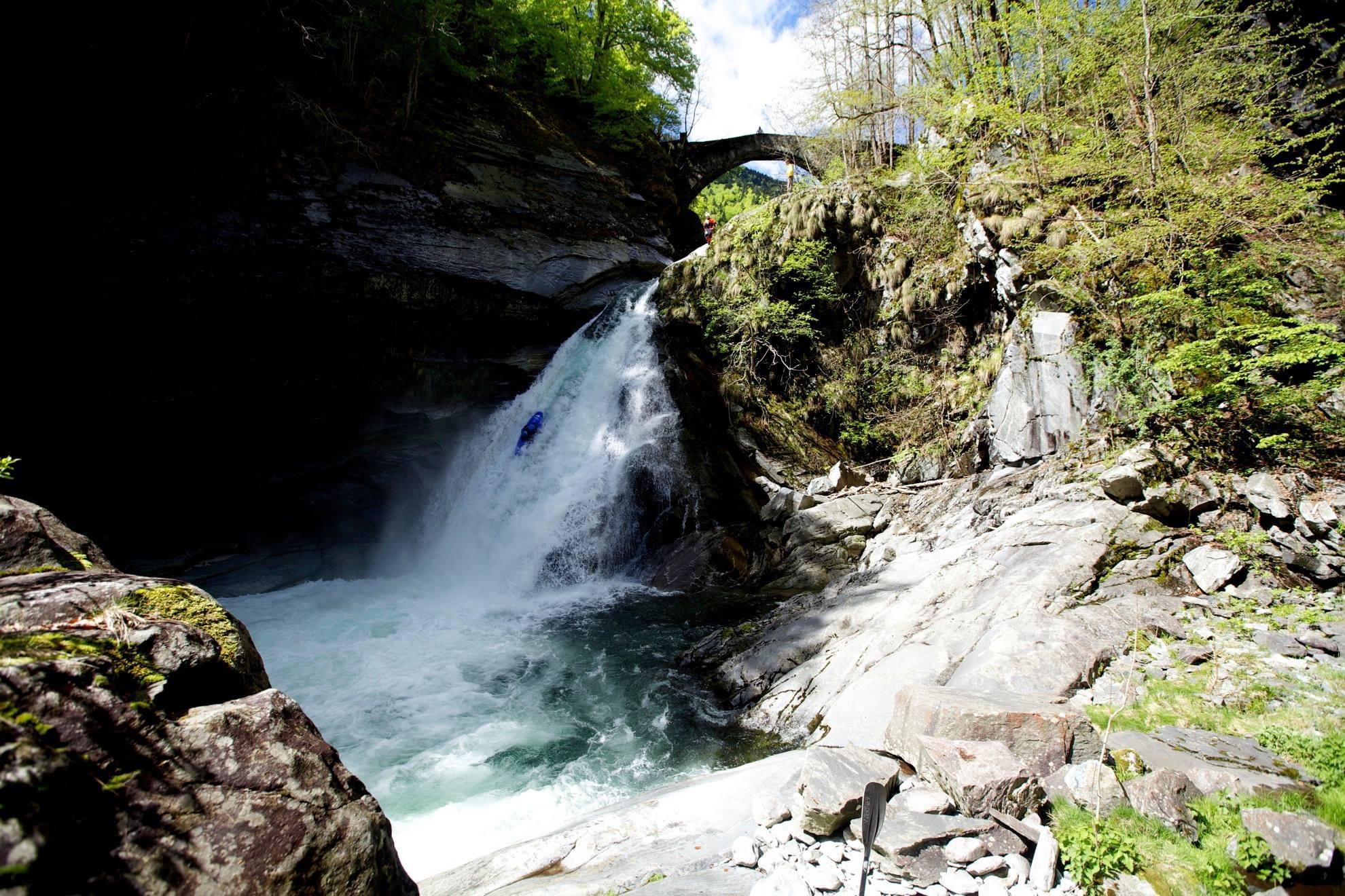 Kayaka extremo en Suiza
